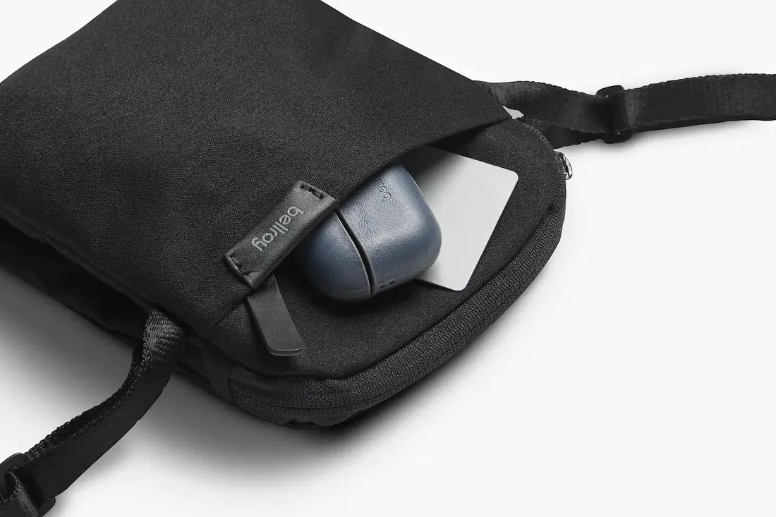 Bellroy City Pouch Melbourne Black