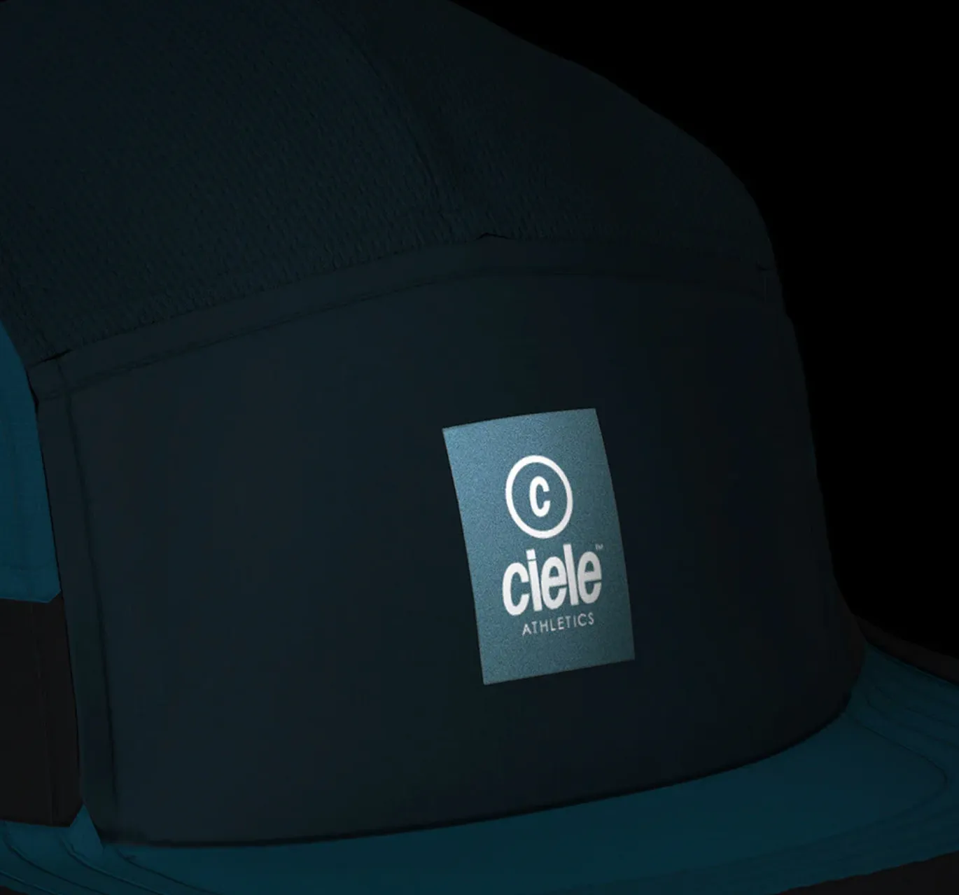 Sure! Heres an optimized title for the e-commerce product:

Ciele GOCap C  Box Tacture – Lightweight Performance Running Hat